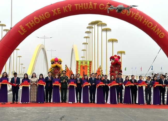 Thông Xe Kỹ Thuật Cầu Nguyễn Hoàng
