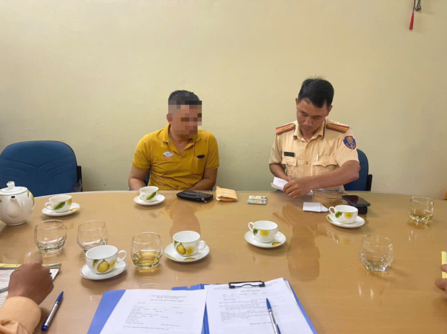 Xử Phạt Tài Xế Xe Buýt