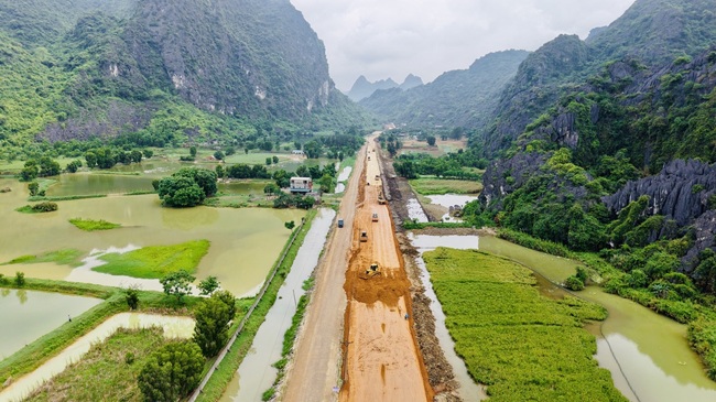 Đường Nối Bái Đính Và Ba Sao