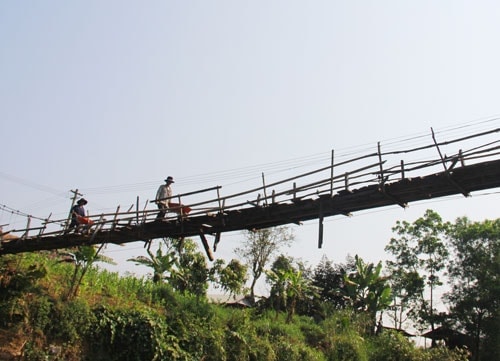 Cầu Treo Xuống Cấp Gây Nguy Hiểm