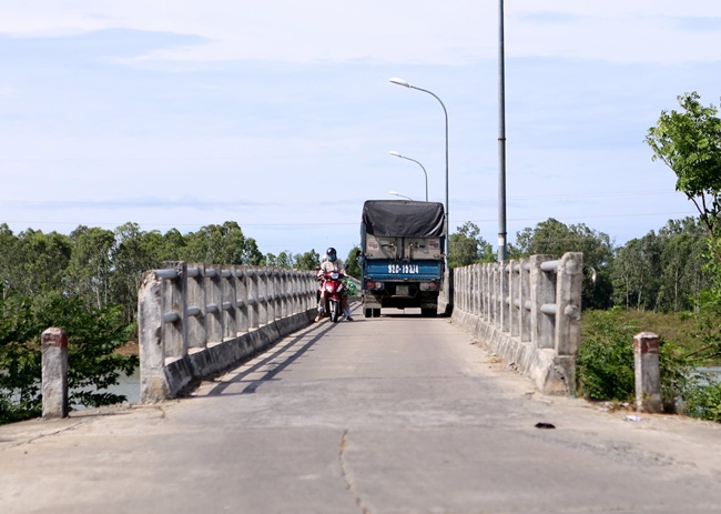 Cầu Bà Ngân Cũ
