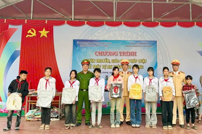 Tuyên Truyền Giáo Dục Về An Toàn Giao Thông
