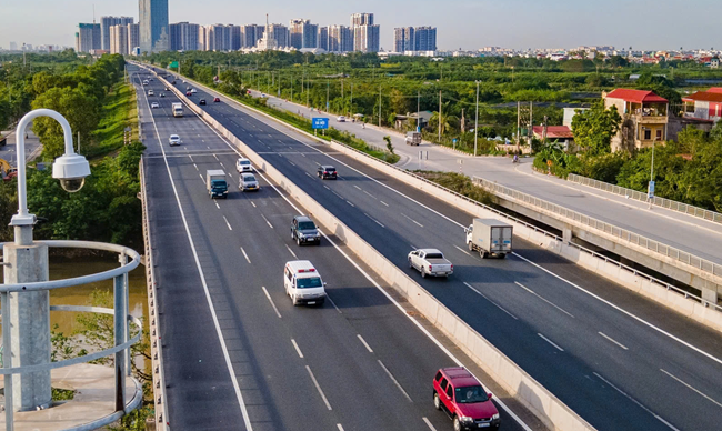 Lái Xe Trên Cao Tốc Dịp Nghỉ Lễ