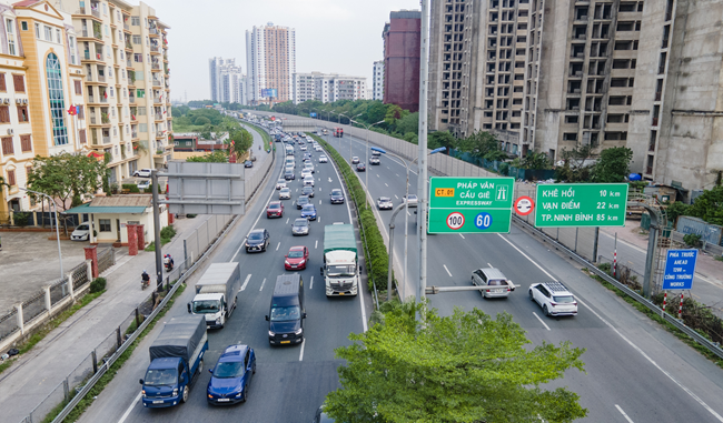 Ùn Tắc Cao Tốc Pháp Vân Cầu Rẽ