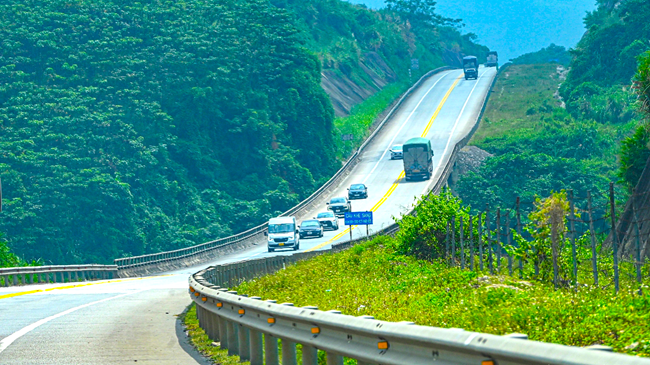 Một Đoạn Cao Tốc Nội Bài Lào Cai