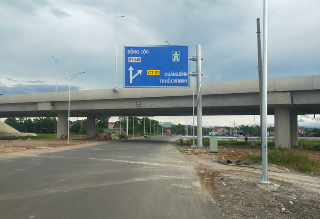Biển Báo Gây Hiểu Nhầm Trên Cao Tốc
