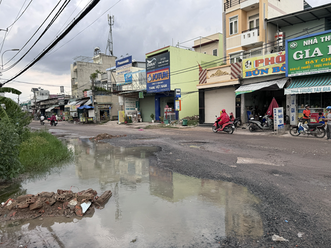 Đường Lò Lu Hư Hỏng Nặng Sau 5 Năm Thi Công