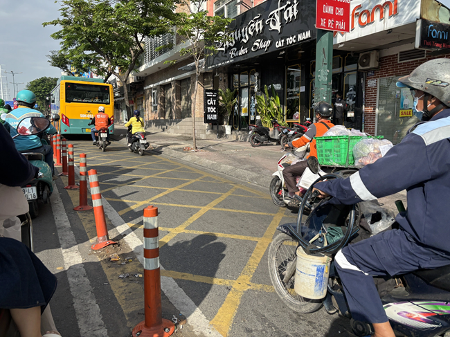 Làn Đường Đèn Đỏ Được Phép Rẽ Phải